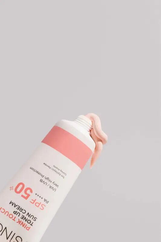 Sinoz SPF 50+ Pink Yorituvchi Pushti Yuz Quyosh Kremi PA++++ 50 ML - 1