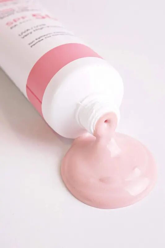 Sinoz SPF 50+ Pink Yorituvchi Pushti Yuz Quyosh Kremi PA++++ 50 ML - 7