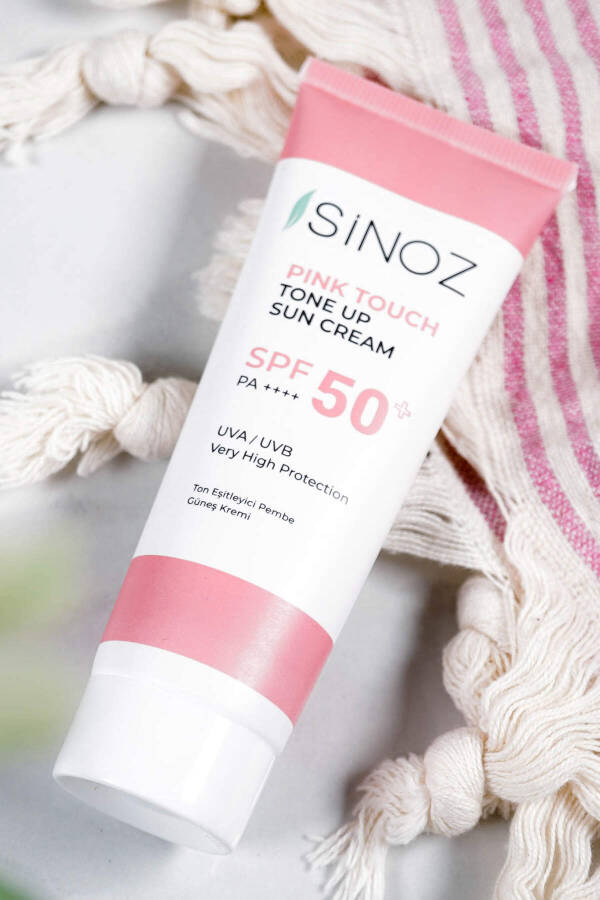 Sinoz SPF 50+ Rang tengni tenglashtiruvchi pushti yuzga mo'ljallangan quyoshdan himoya qiluvchi krem PA++++ - 3