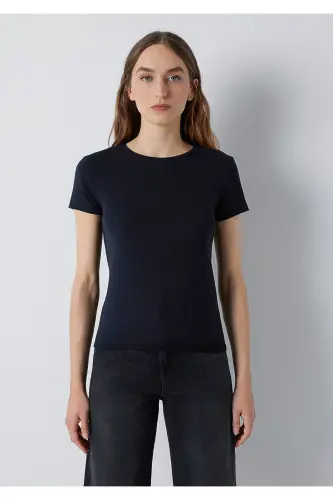 Siyah Basic Tişört Slim Fit / Dar Kesim 1612904-900 - Siyah - 3