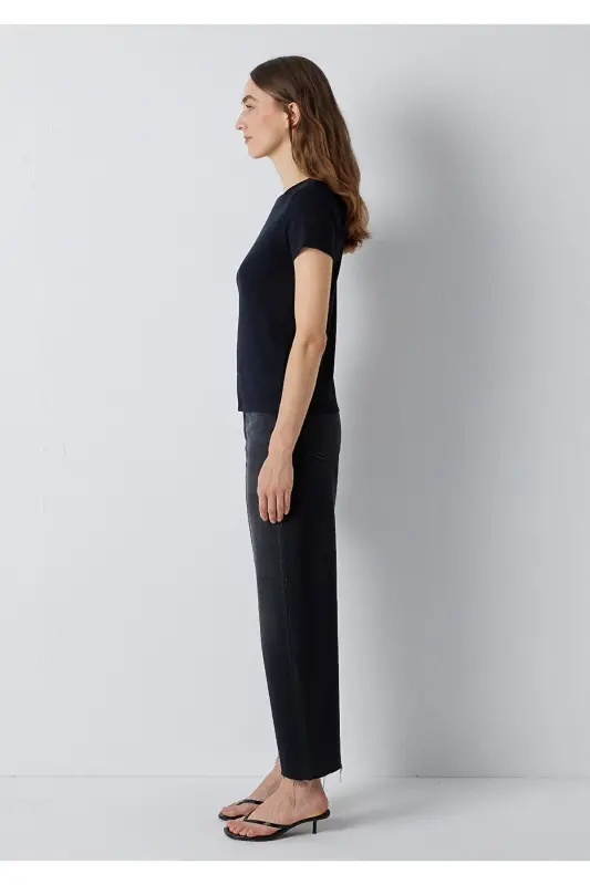 Siyah Basic Tişört Slim Fit / Dar Kesim 1612904-900 - Siyah - 4