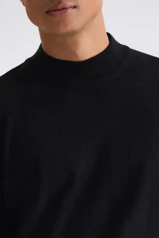 Siyah Classic Fit Desenli Yarım Balıkçı Yaka Triko Kazak - 3