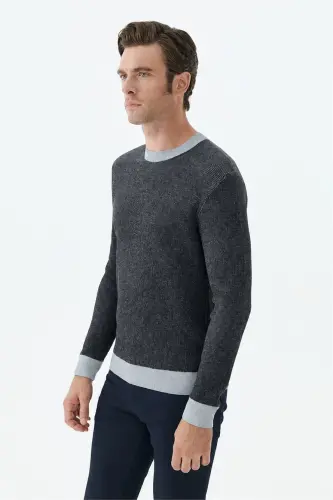 Siyah Comfort Fit Desenli Bisiklet Yaka Triko - Jakamen (1)