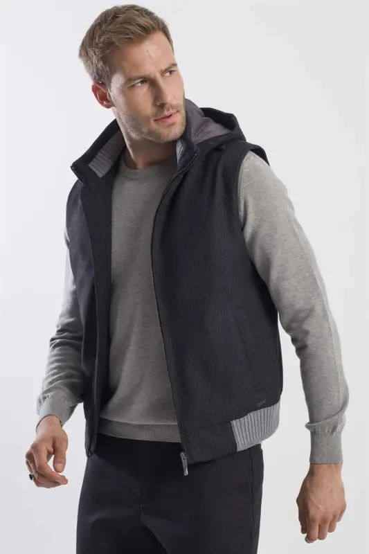 Siyah Comfort Fit Desenli Çıkarılabilir Kapüşonlu Yelek - 3