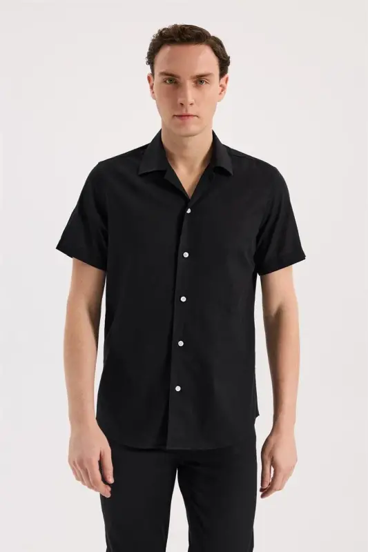 Siyah Comfort Fit Klasik Yaka Kısa Kol Gömlek - 1