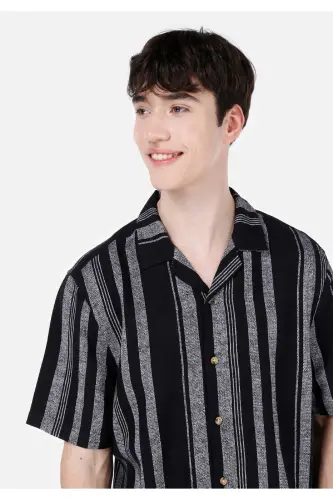 Regular Fit Shirt Neck Çizgili Erkek Siyah Kısa Kol Gömlek - SİYAH - 4