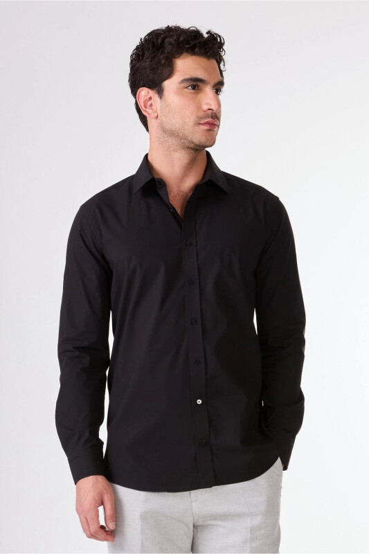 Siyah Erkek Slim Fit Düz Klasik Yaka Uzun Kol Gömlek - DUFY