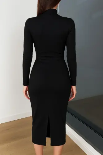 SİYAH RENK MİDİ BOY BROŞ DETAYLI YIRTMAÇLI UZUN KOLLU ABİYE ELBİSE 771-Siyah771 - LACASE (1)