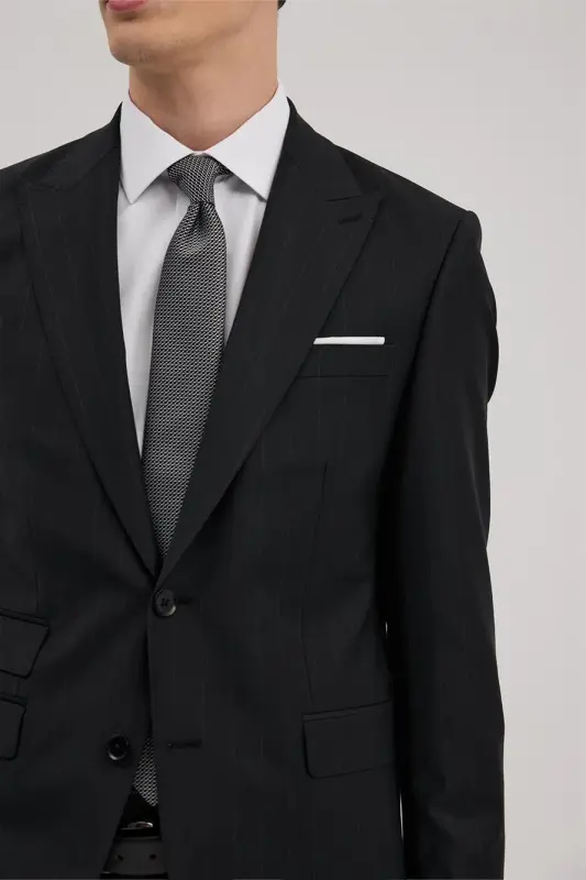Siyah Yünlü Slim Fit Sivri Yaka Takım Elbise - 3