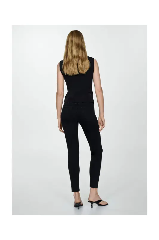 Skinny-Jeans mit verkürzter Länge - Schwarzer Denim - 3