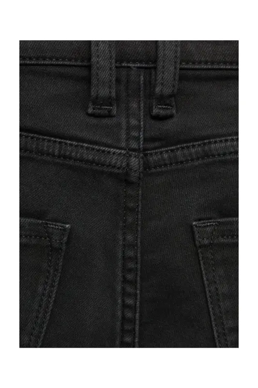 Skinny-Jeans mit verkürzter Länge - Schwarzer Denim - 7