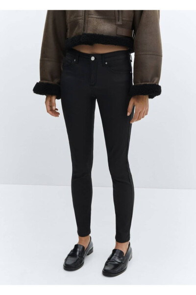 Skinny Jean Pants with Waxed Push-Up - MANGO WOMAN