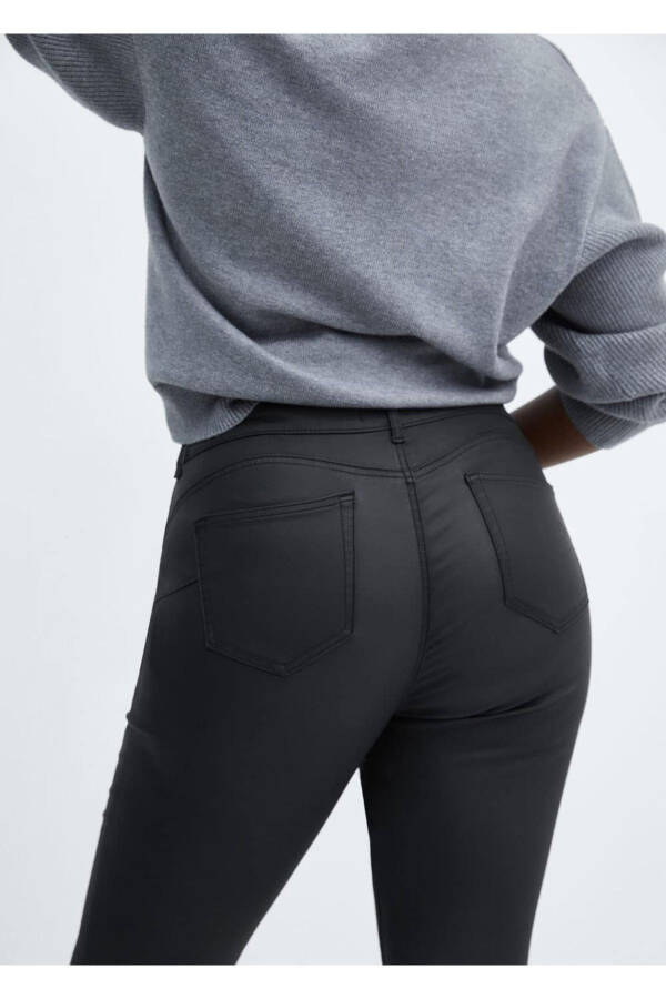 Skinny Jean Pants with Waxed Push-Up - 8