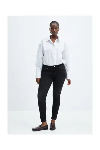 Skinny Push-up-Jeans - Schwarzer Denim - 8