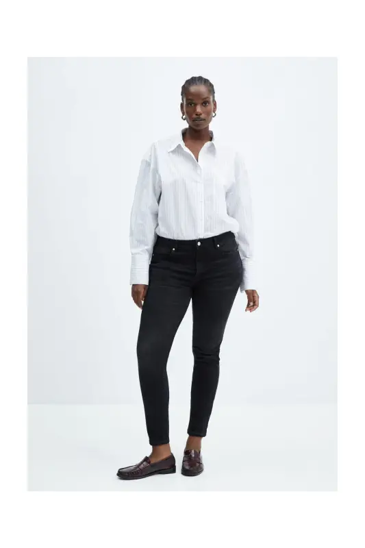 Skinny Push-up-Jeans - Schwarzer Denim - 8