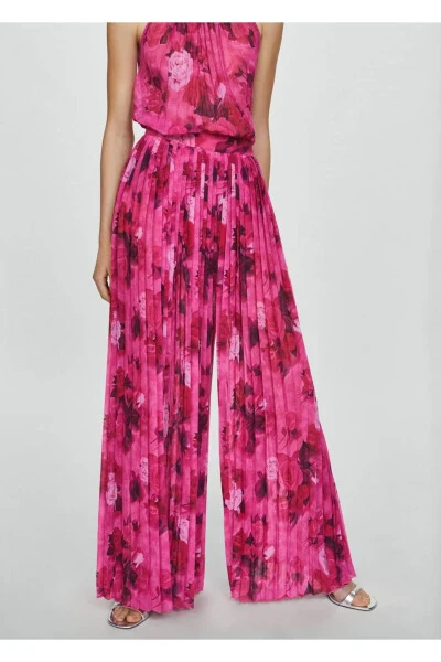 Складки в цветной брюках - 1