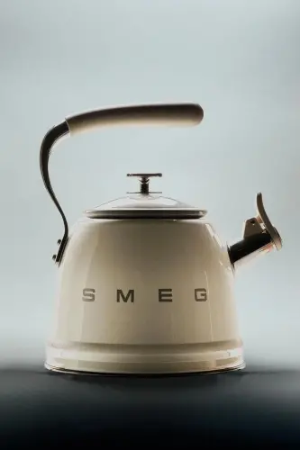 Скороварка для плиты в кремовом цвете в стиле 50-х годов 2,3 л - SMEG (1)
