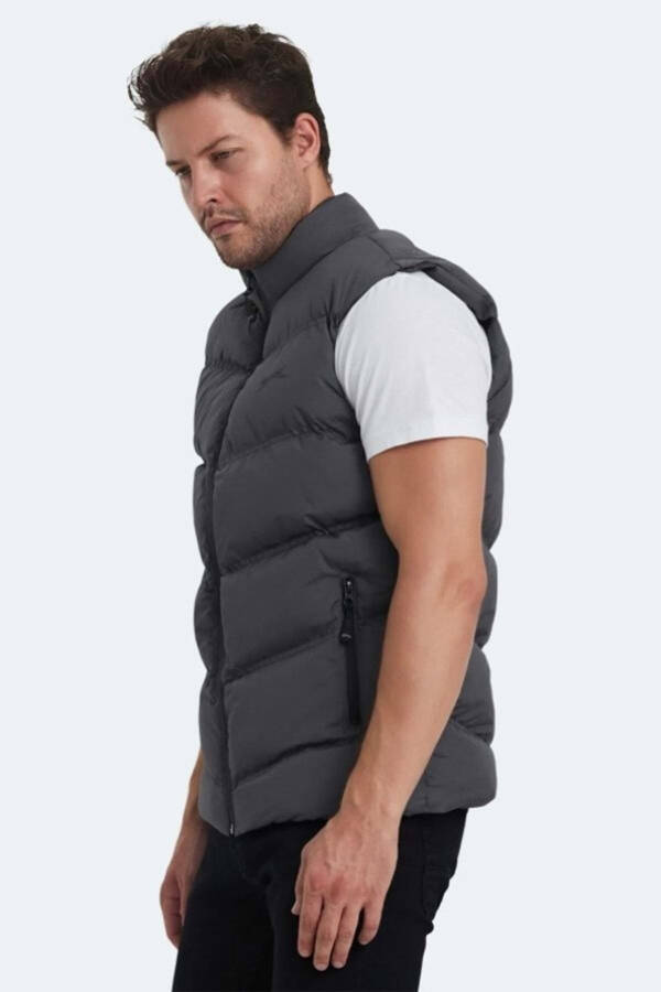 Slazenger Erkaklar uchun Puff Vest ST24YE003 - Kulrang - 3