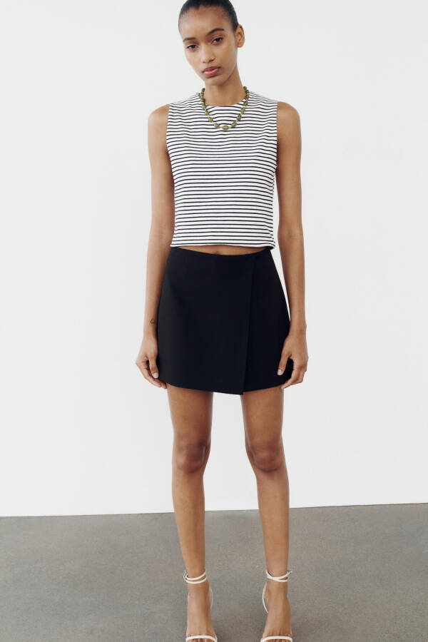 Sleeveless Crop Top - Striped - 8