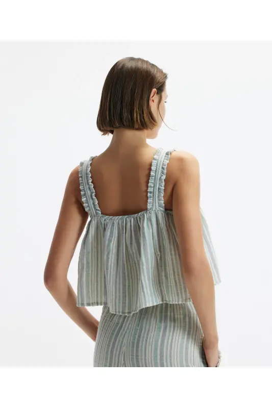 Sleeveless Flowy Blouse - 2