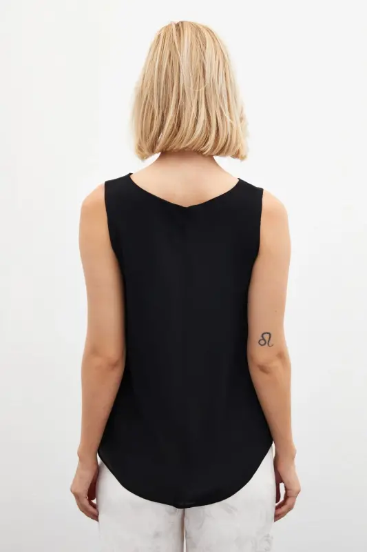Sleeveless Loose Blouse - Black-BLACK - 6
