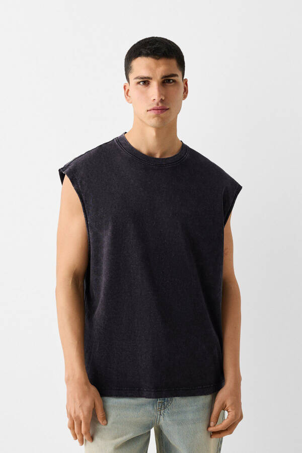 Sleeveless Oversized T-shirt - 1