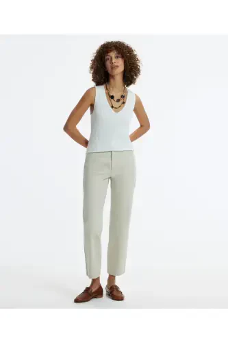 Sleeveless V-neck Knit Top-OFF WHITE - 4