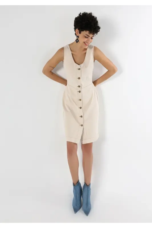 Slim Fit buttoned women's denim dress - 1