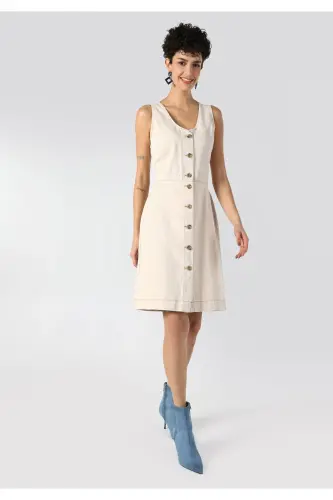 Slim Fit buttoned women's denim dress - 3