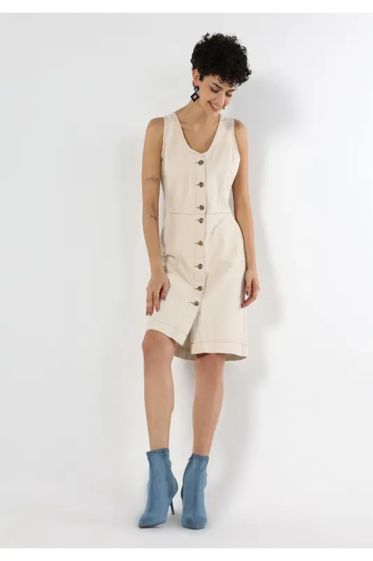 Slim Fit buttoned women's denim dress - 4