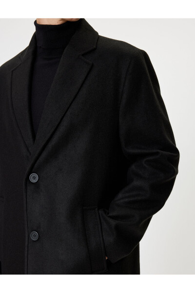 Slim Fit cashmere coat with pocket details. - 11