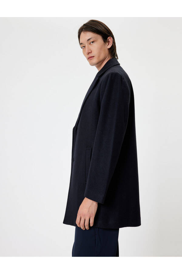 Slim Fit cashmere coat with pocket details - 7