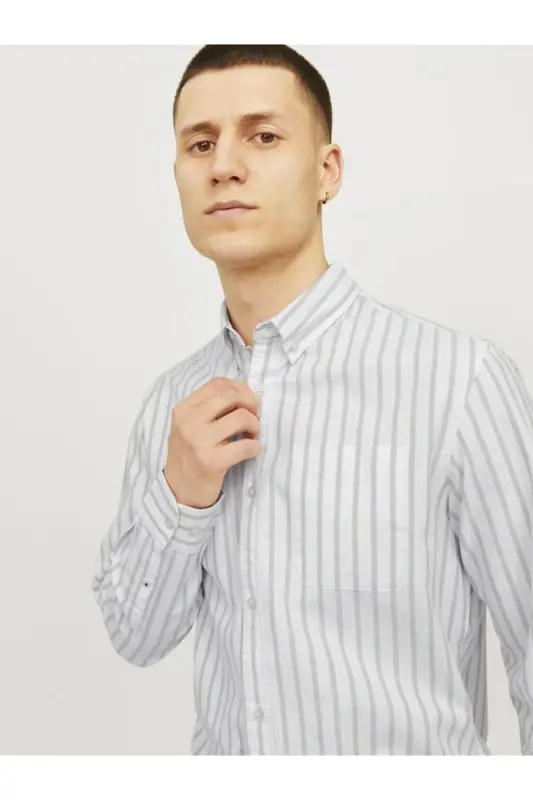 Slim fit, casual shirt. - 3