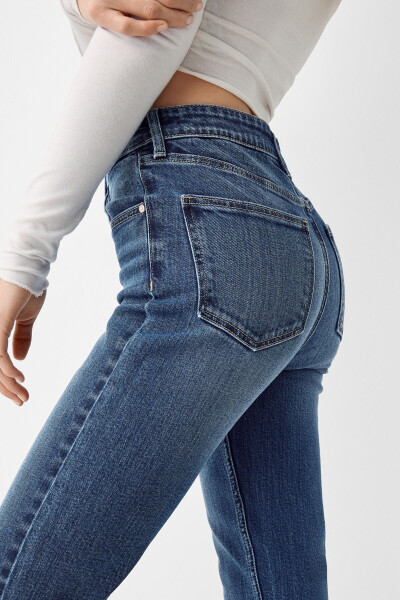 Slim Fit Comfort Mom Jean - 6