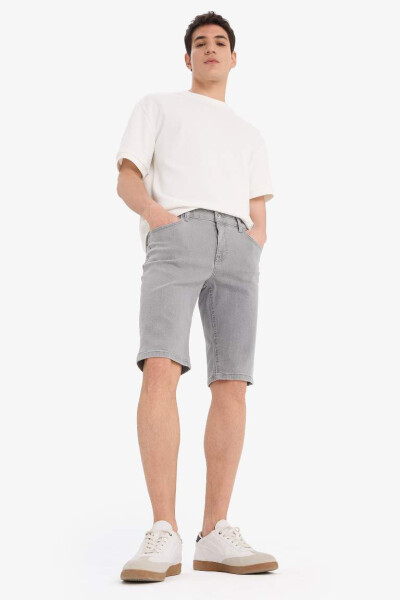 Slim Fit Dar Kalıp Normal Bel Dar Paça Jean Bermuda Şort Gri - 4