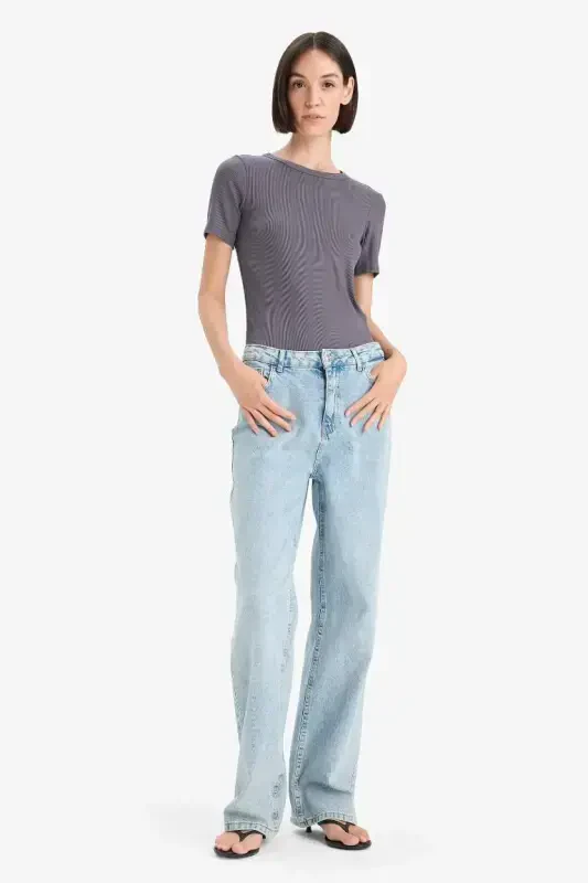 Slim Fit Dar Kesim Bisiklet Yaka Basic Düz Fitilli Kaşkorse Kısa Kollu Tişört-Gri - 2