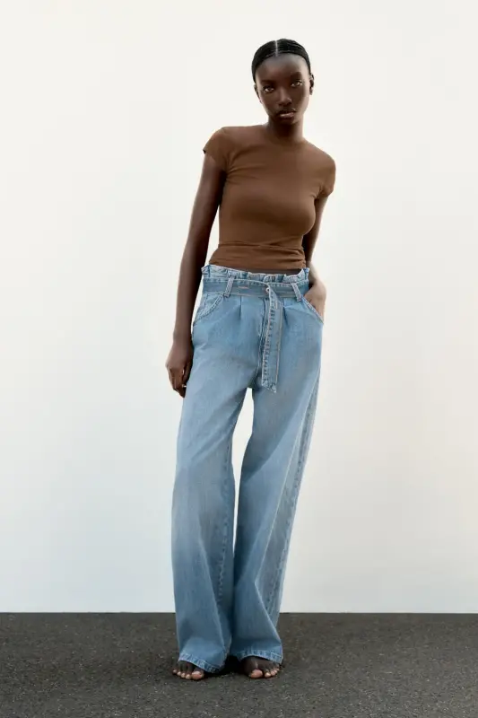 SLIM FIT KISA KOLLU T-SHIRT-Kahverengi - ZARA