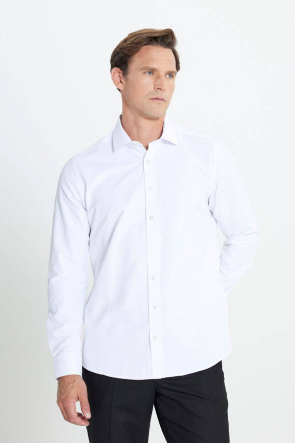 Slim Fit Dar Kesim Klasik Yaka Armürlü Beyaz Gömlek - 3