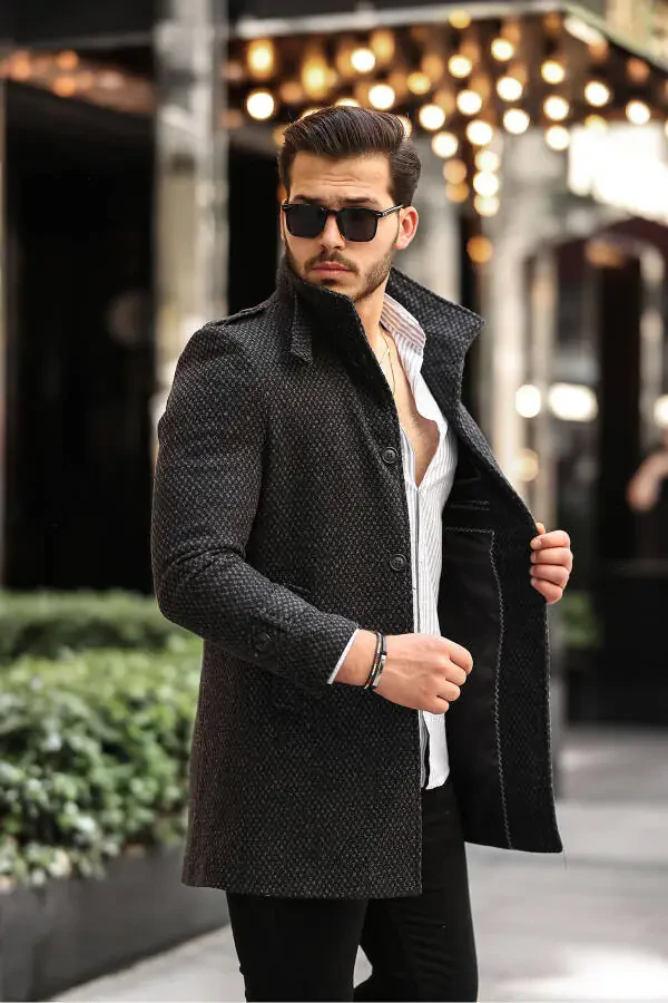 Slim fit, long cashmere coat. - 1