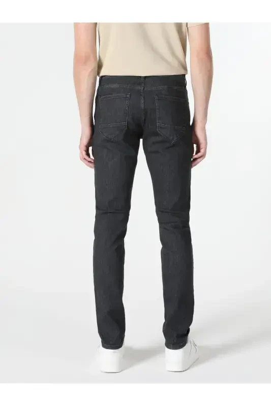 Slim fit, low rise, skinny denim men's jeans. - 2