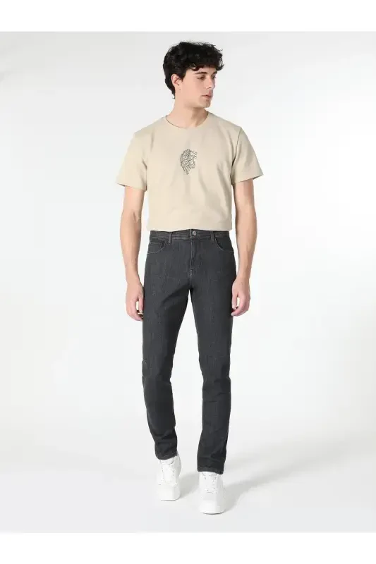 Slim fit, low rise, skinny denim men's jeans. - 3