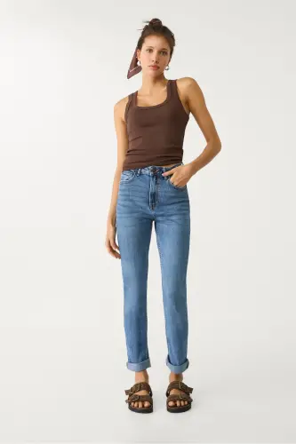 Slim Fit Mom Jean - STRADIVARIUS (1)