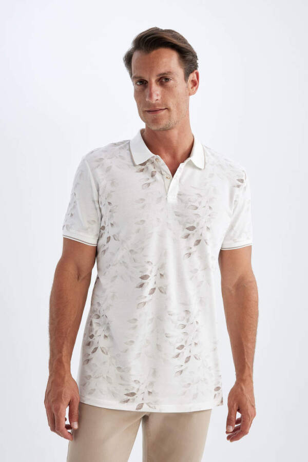 Slim Fit Dar Kesim Polo Yaka Baskılı Kısa Kollu Tişört Kırık Beyaz - 1