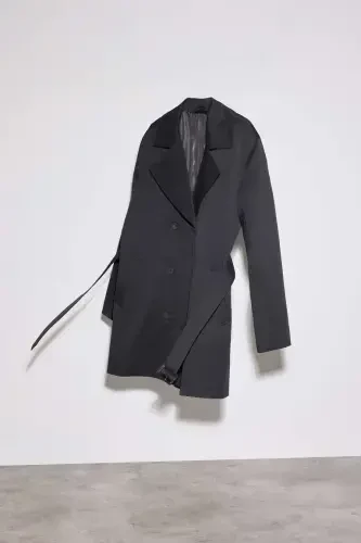 Slim Fit Tor kesilgan tugmachali kamarli trençkot qora - 10