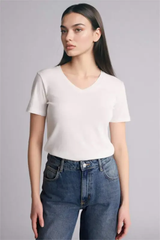 Slim Fit Tor kesilgan V yoqali Basic tekis Ribana qisqa yengli futbolka-Ekru - 2