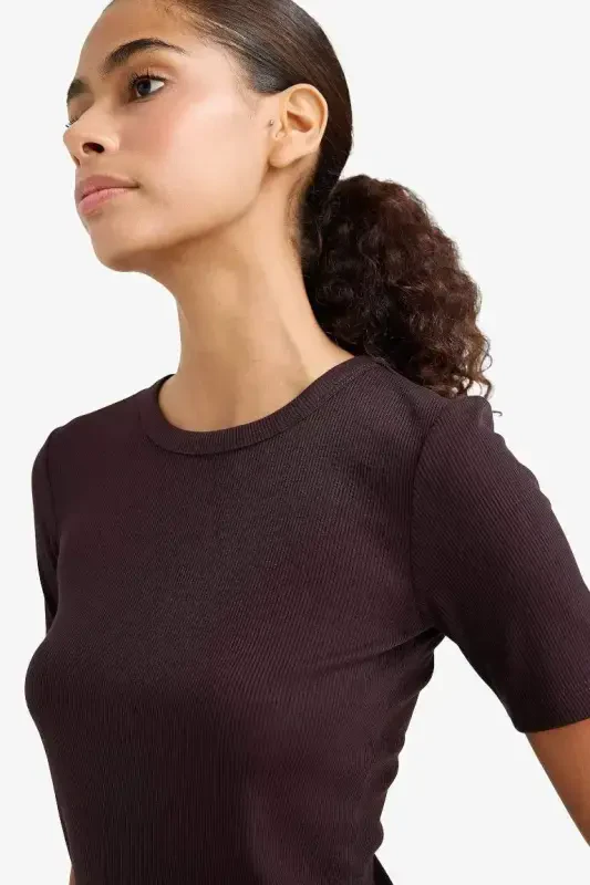 Slim Fit Tor kesim Velosiped Yoqasi Asosiy Tekis Fitilli Kaşkorse Qisqa Yengli Futbolka-Qahva - 6