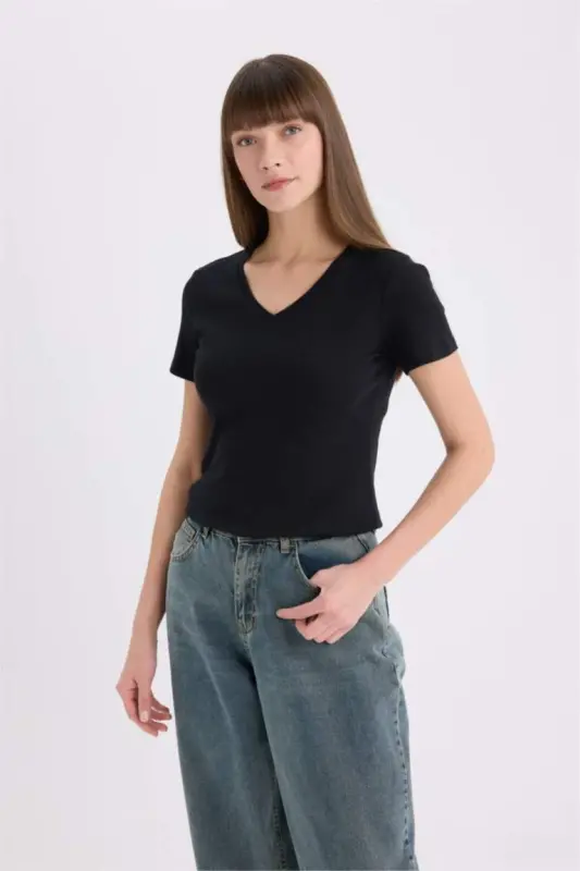 Slim Fit Tor qisqartirilgan V bo'yinli oddiy tekis qisqa qisma futbolka - Qora - 1