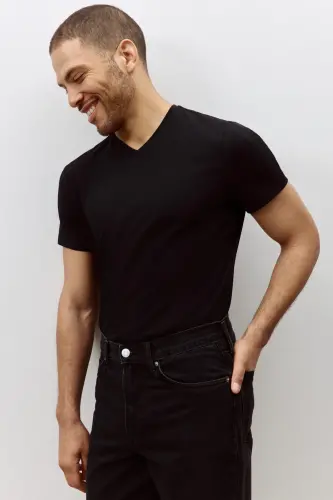 Slim Fit V bo'yinli futbolka - 2