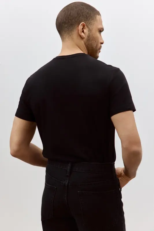 Slim Fit V bo'yinli futbolka - 5
