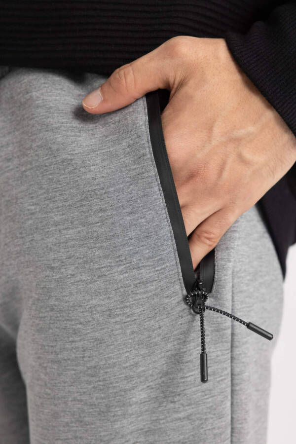 Slim Fit Zipper Pocket Elastic Leg Sweatpants Grey Melange - 5